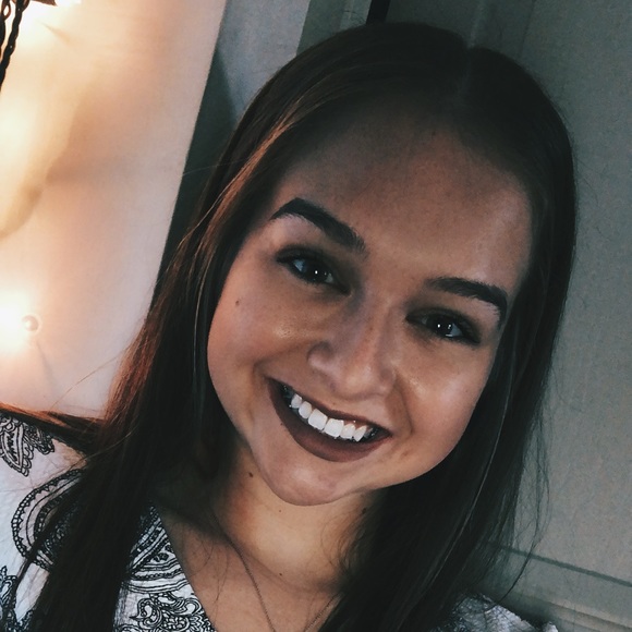 Meet your Posher, Megan - Picture 1 of 1